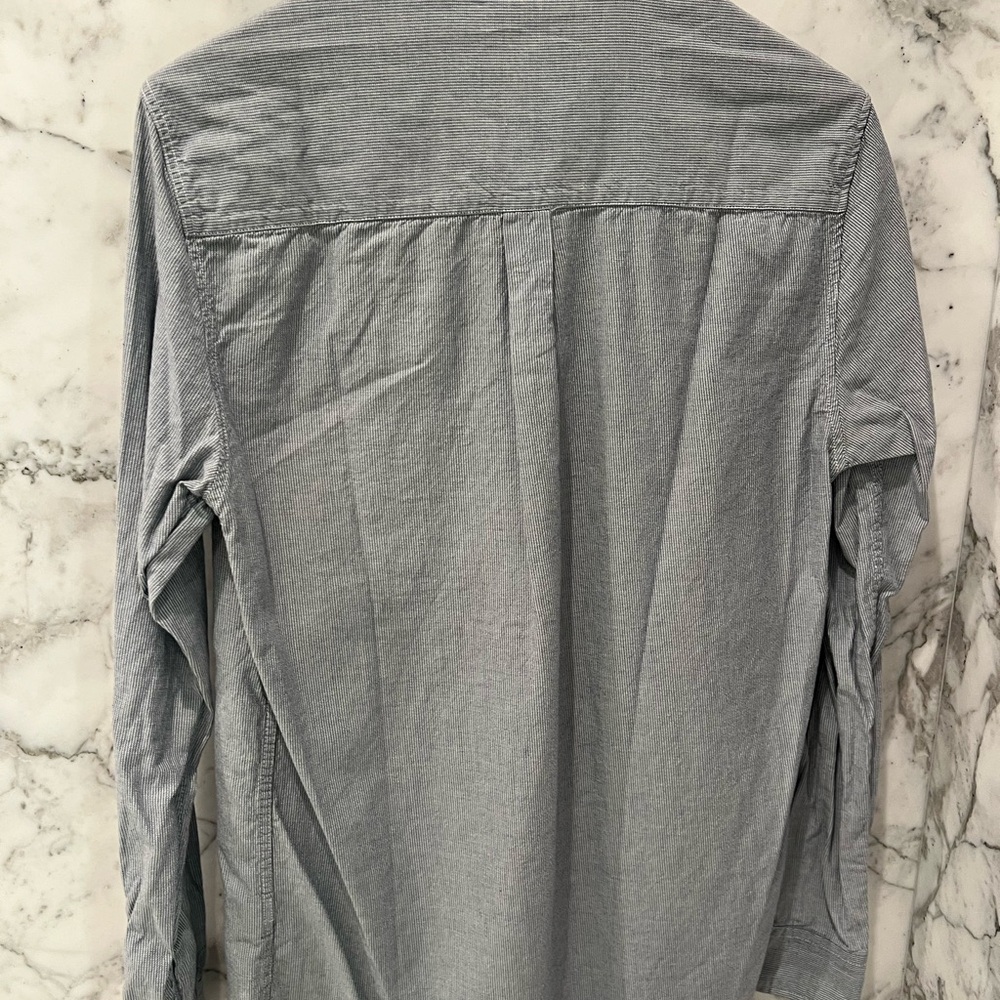 Button down - Picture 4 of 4